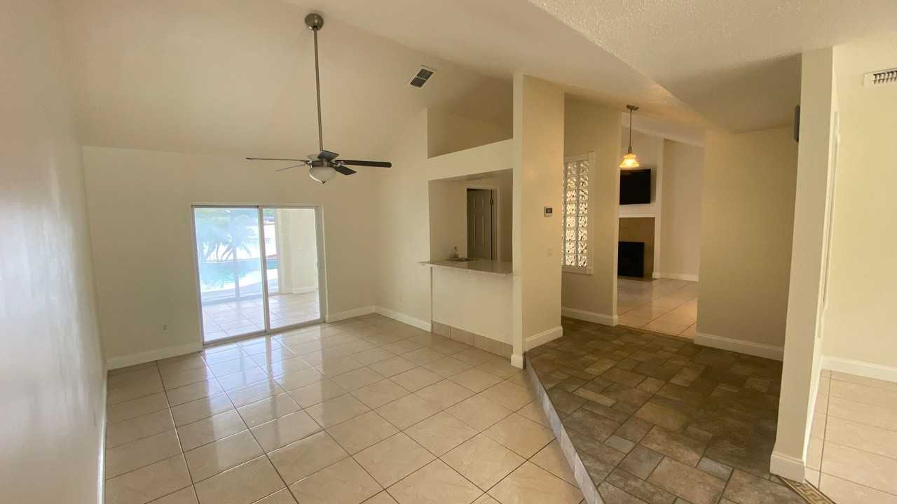 679 Gladwin Ave - Photo 3 of 39