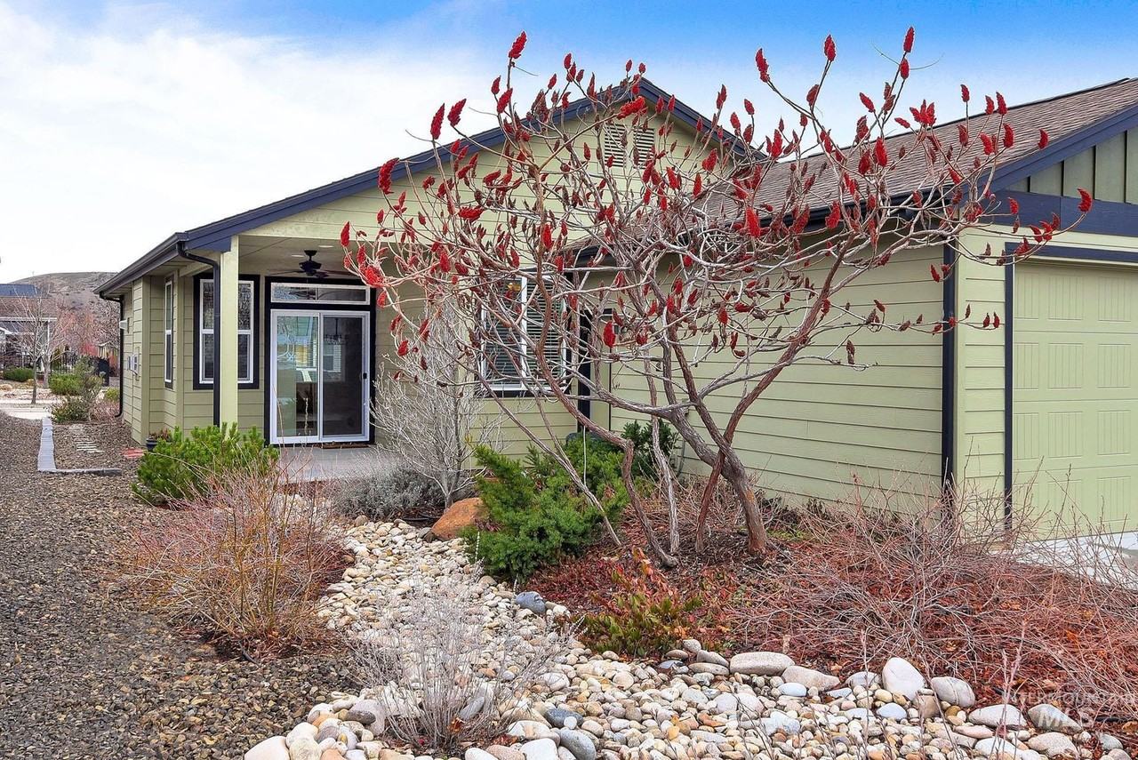 5962 W Beaufort St - Photo 2 of 15