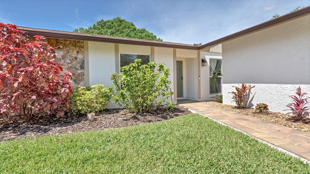 15522 Timberline Dr - Photo 2 of 36