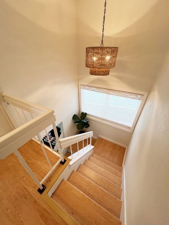 850 Leppert Ct - Photo 7 of 26