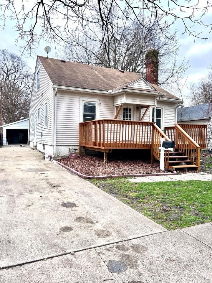 1025 W Rose St - Photo 2 of 18