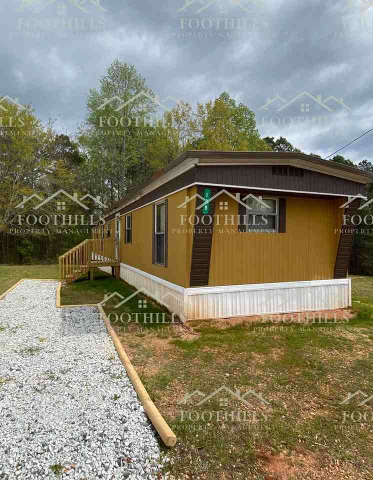 109 Mcfarlin Way - Photo 2 of 17