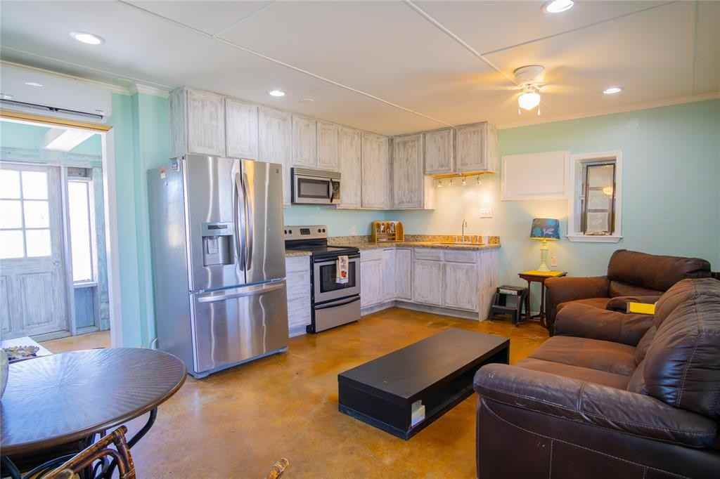 4207 San Jacinto Dr - Photo 3 of 6