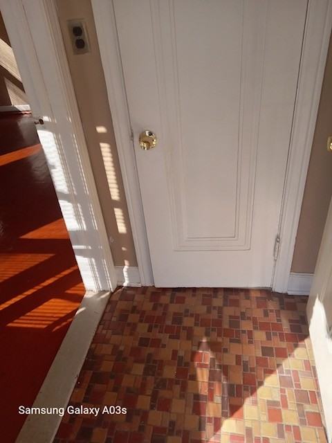 20523 Irvington St - Photo 2 of 6