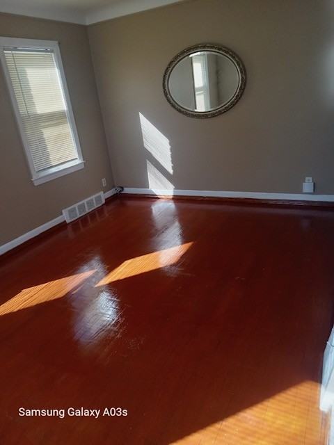 20523 Irvington St - Photo 3 of 6