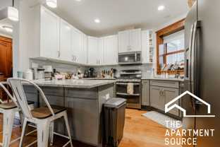 1019 W Oakdale Ave #1 - Photo 1 of 1