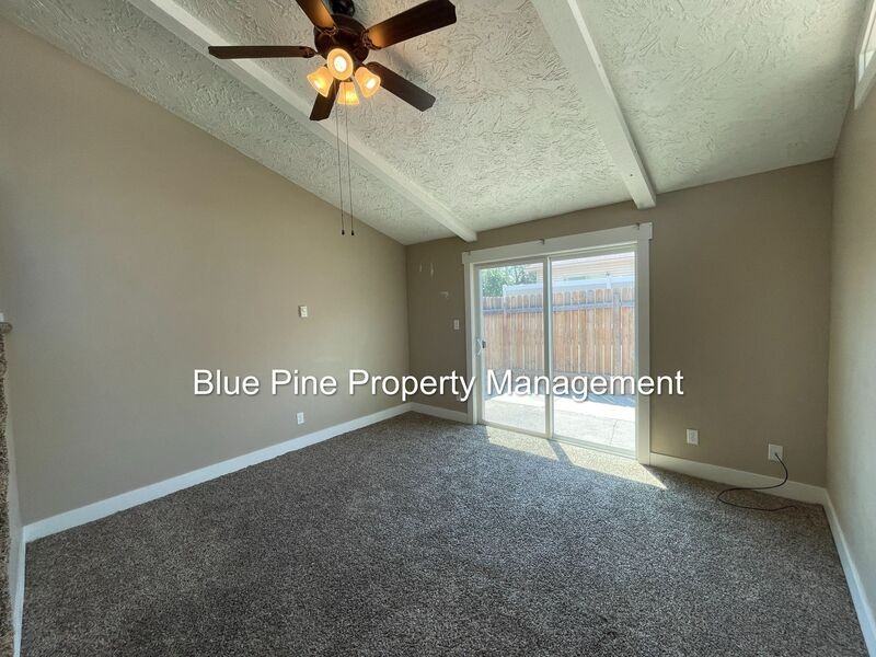 1201 N Skyline Dr #2 - Photo 3 of 17