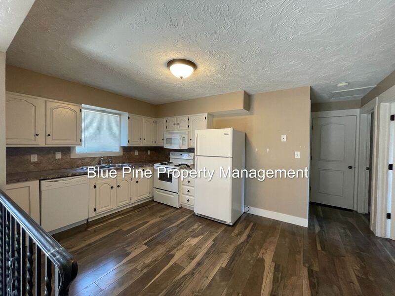 1201 N Skyline Dr #2 - Photo 6 of 17