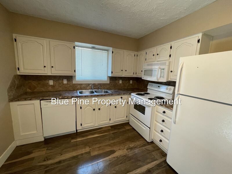 1201 N Skyline Dr #2 - Photo 7 of 17