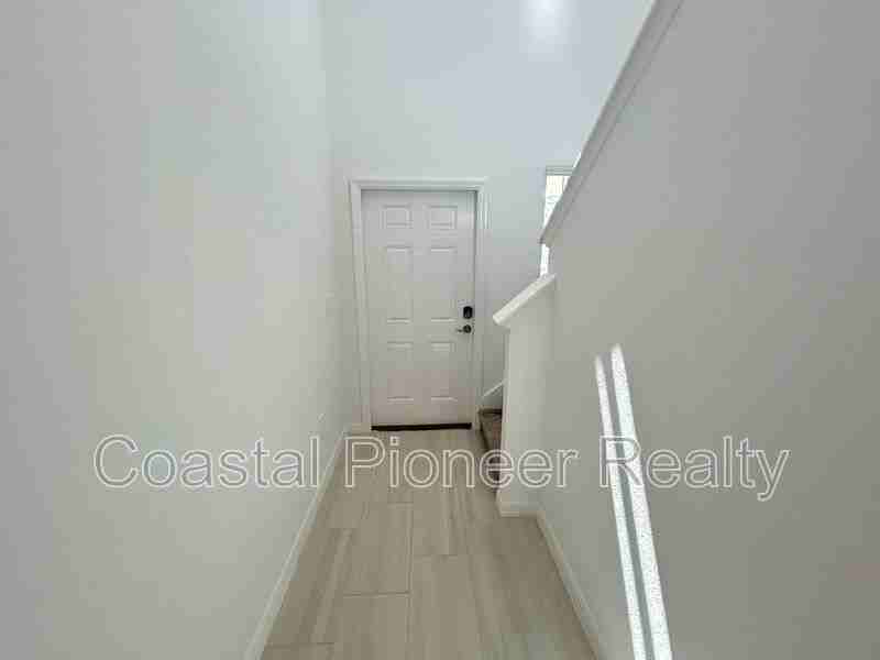 11708 Radiant Shore Loop - Photo 3 of 46