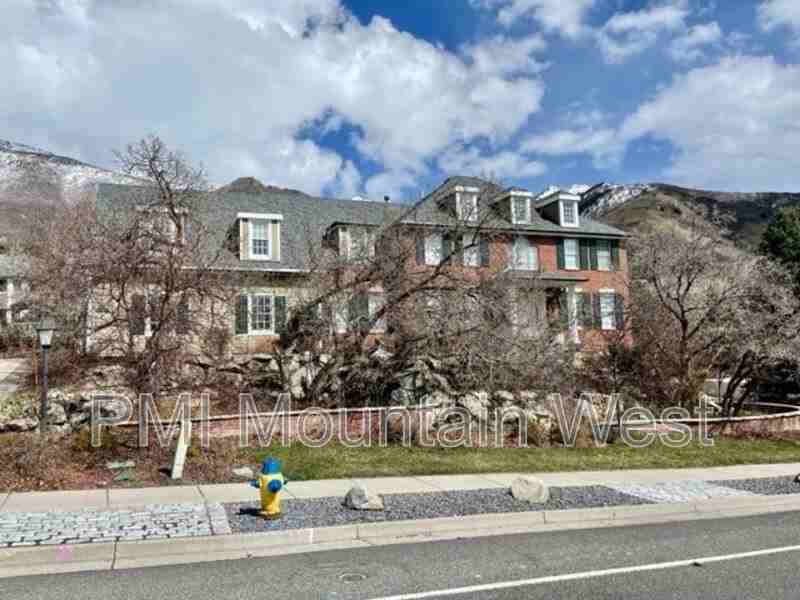 4994 Skyline Pkwy - Photo 2 of 46