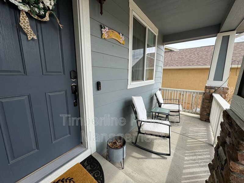 10047 Antler Creek Dr - Photo 2 of 15