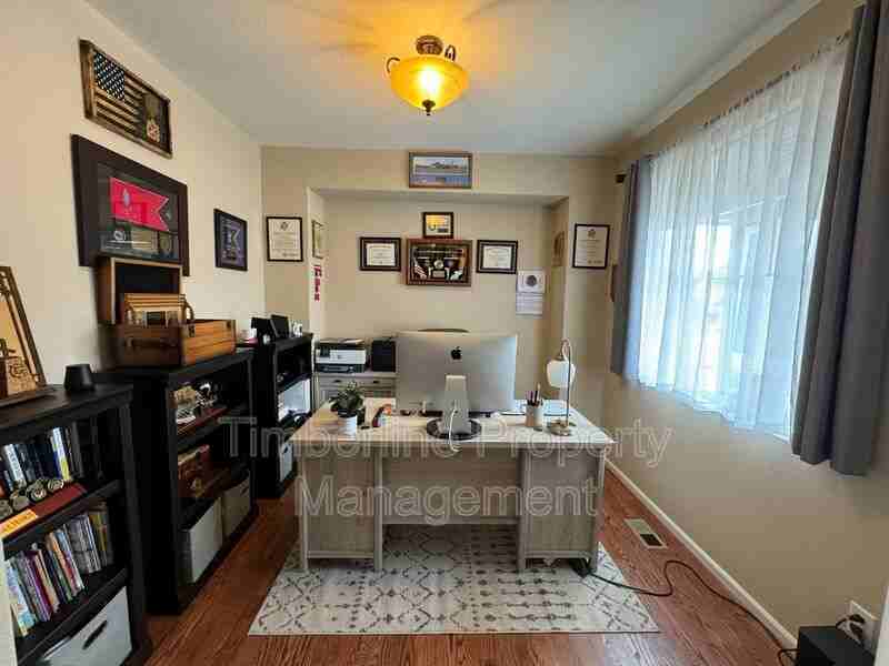 10047 Antler Creek Dr - Photo 3 of 15