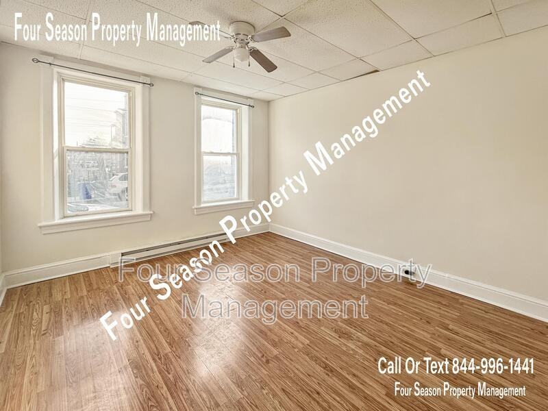 616 W Franklin St #1 - Photo 3 of 15