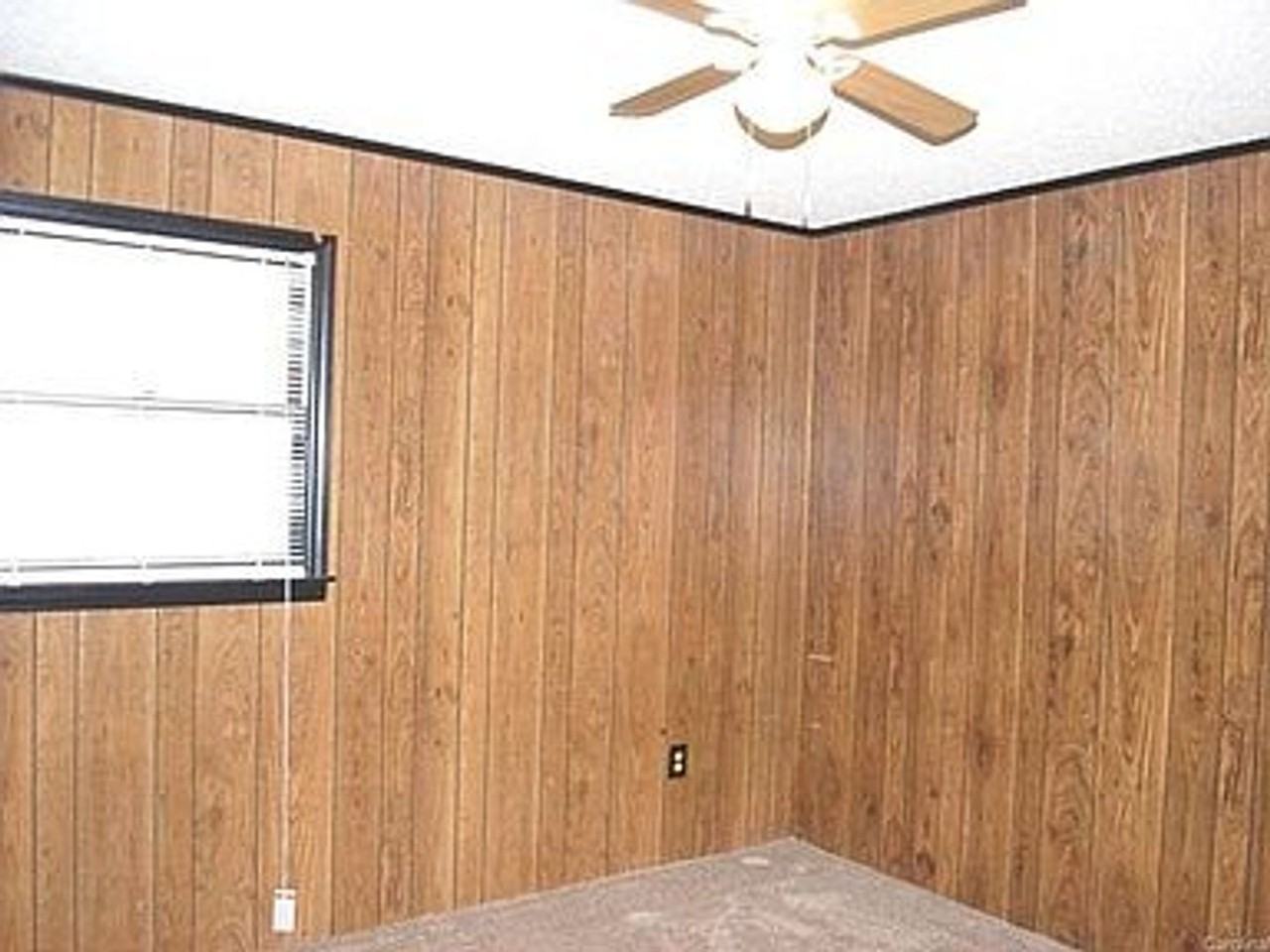705 Mapleleaf Ln - Photo 3 of 18