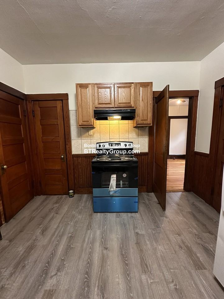 497 Talbot Ave #3 - Photo 3 of 28