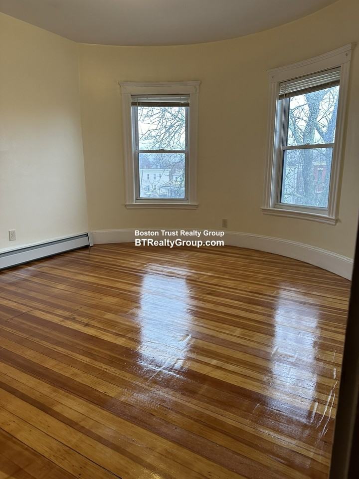 497 Talbot Ave #3 - Photo 5 of 28