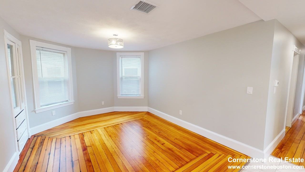 E Cottage St #1 - Photo 3 of 22