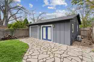 1402 Laurel St - Photo 1 of 1