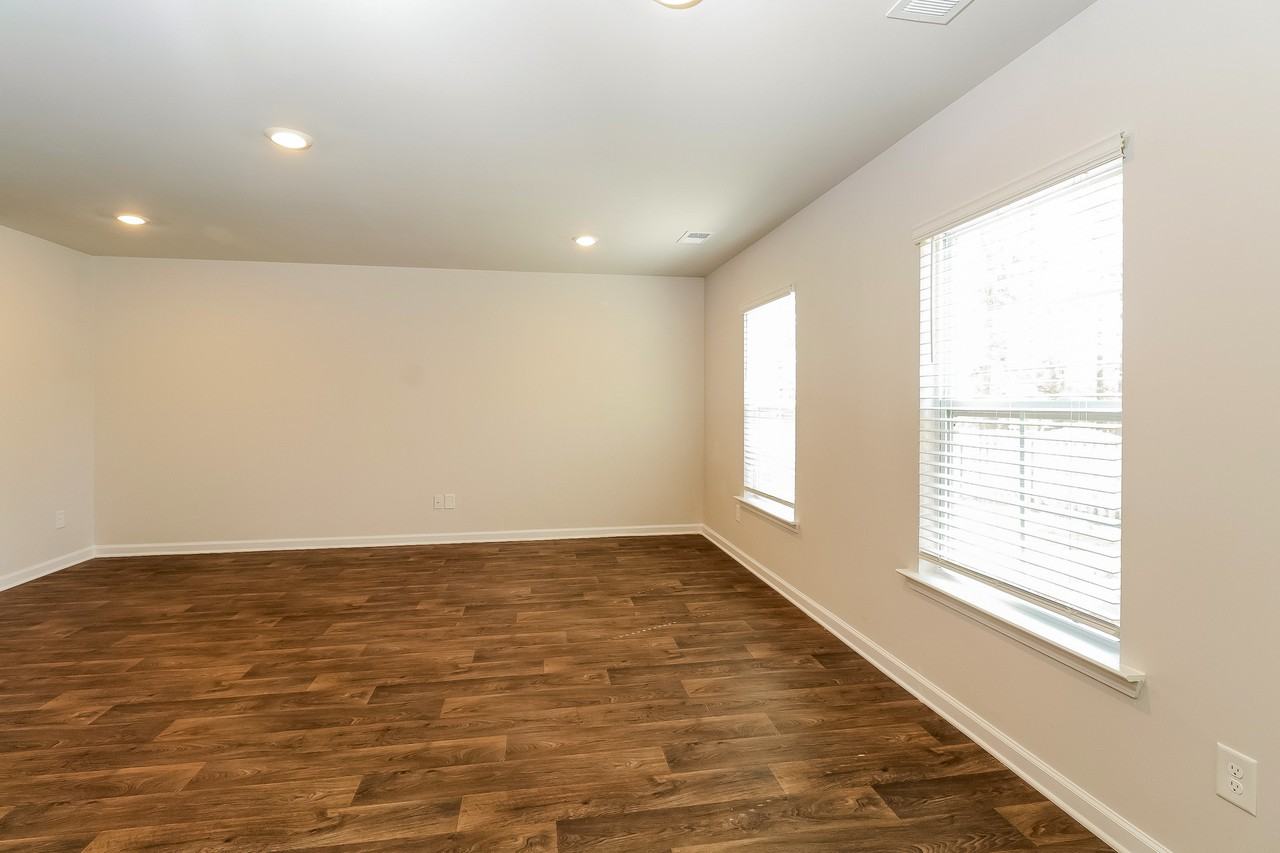 304 Crooked Pine Ct - Photo 5 of 17