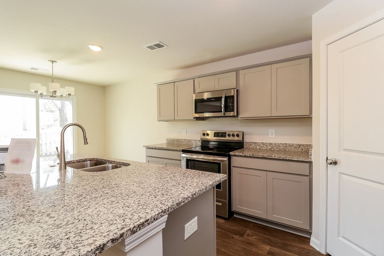 304 Crooked Pine Ct - Photo 3 of 17