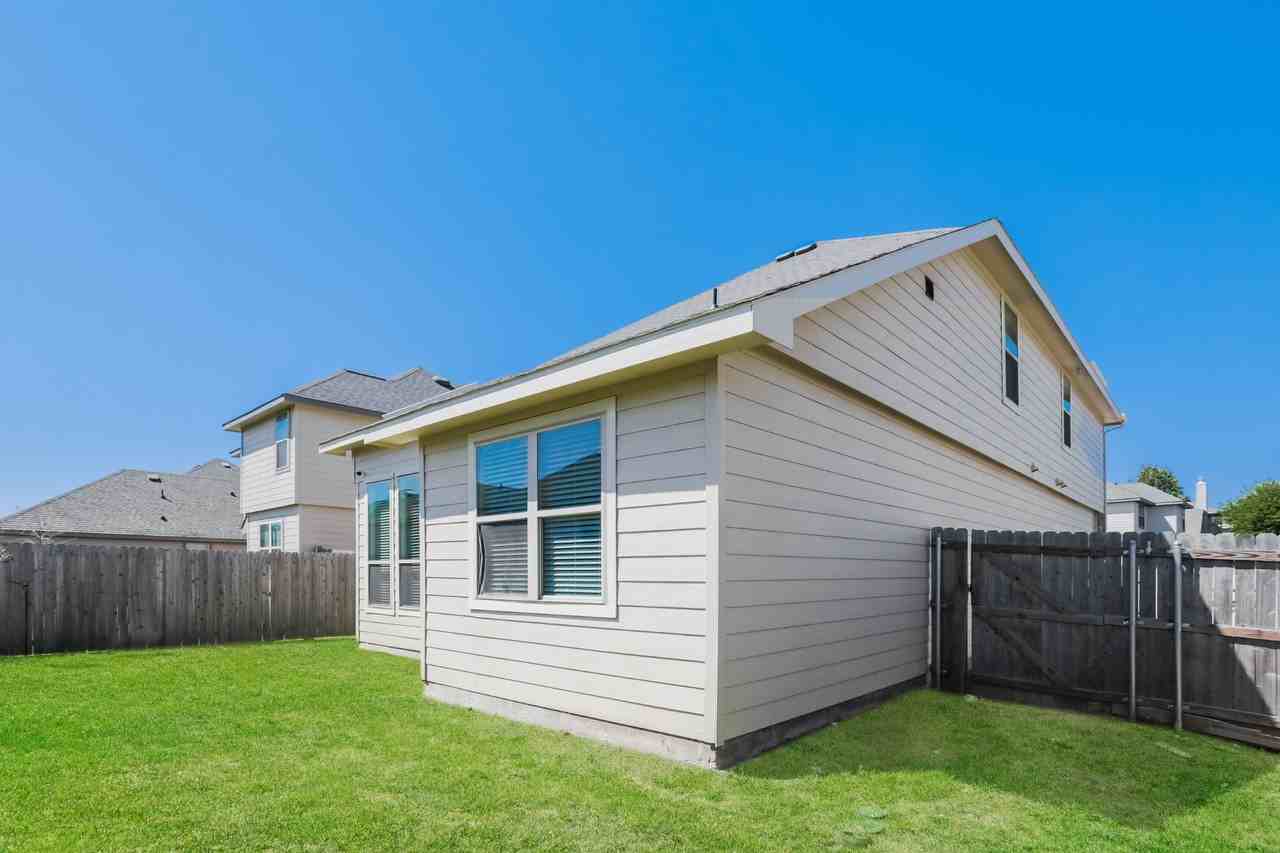 8337 Camellia Tree Ct - Photo 3 of 18