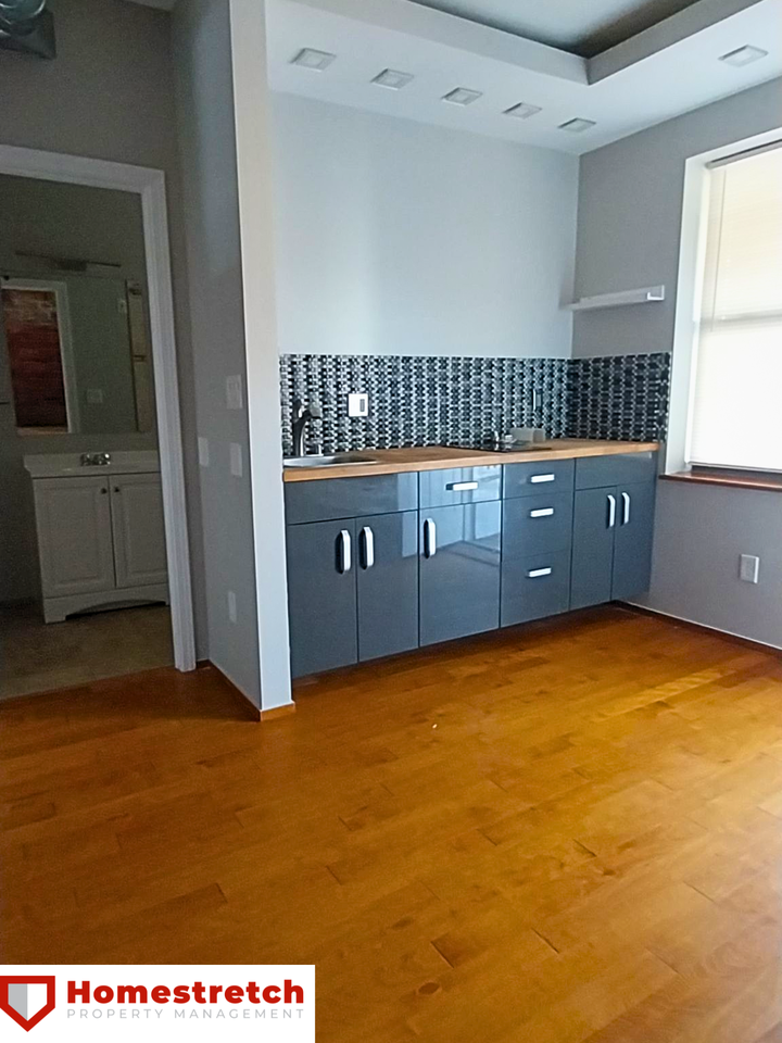 9623 Lackland Rd - Photo 2 of 12