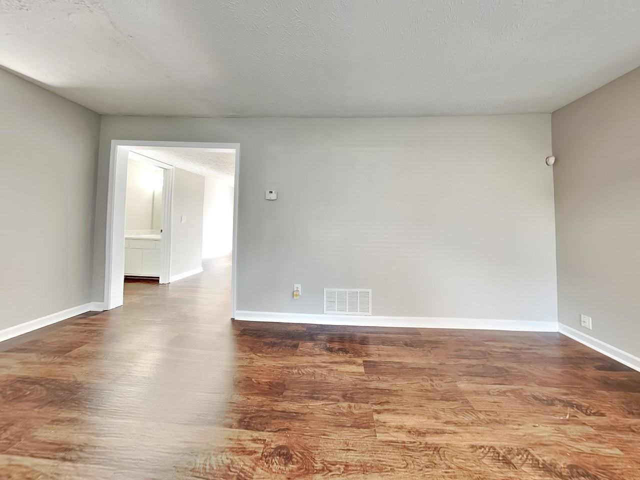 938 Waverly Ct #B - Photo 2 of 16