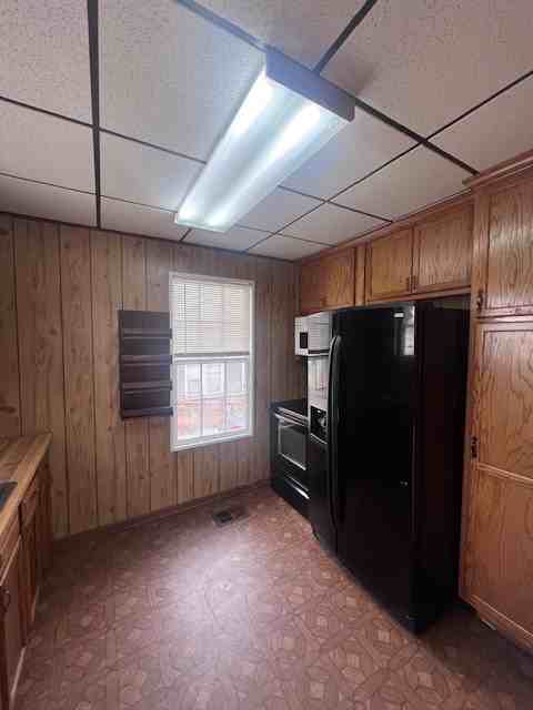 2233 Long St - Photo 2 of 6