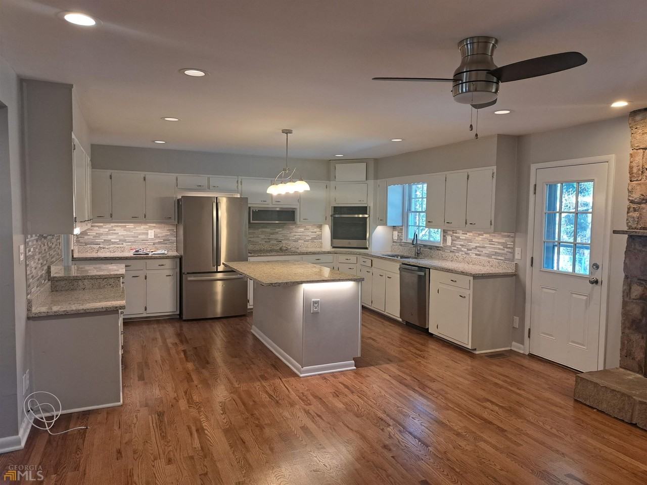 2332 Springside Ln - Photo 3 of 40