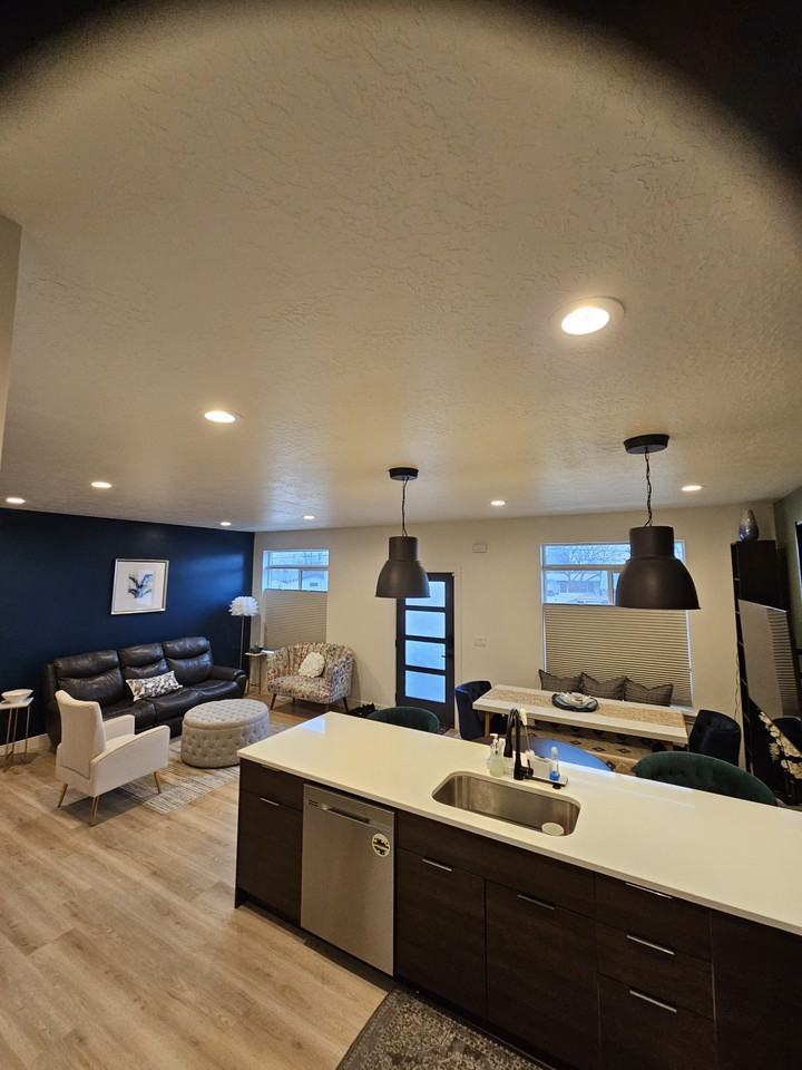 125 Es - Photo 2 of 19