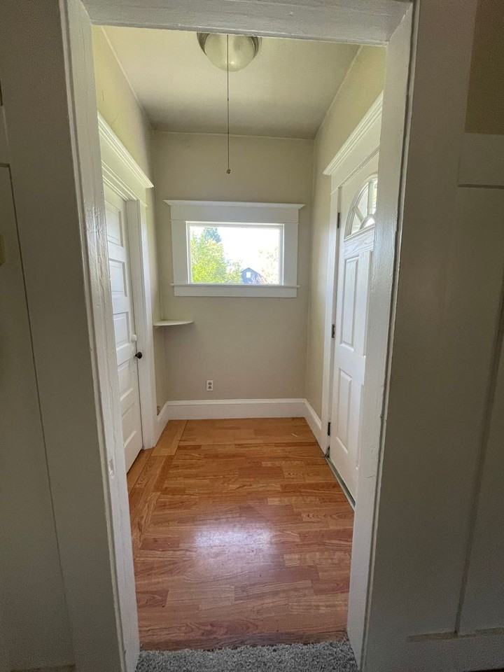 115 Irene Ave - Photo 3 of 17