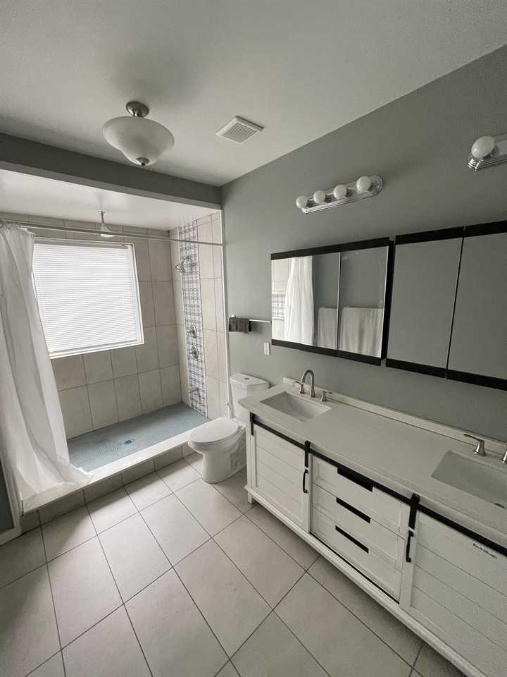 3432 Capitol - Photo 3 of 14