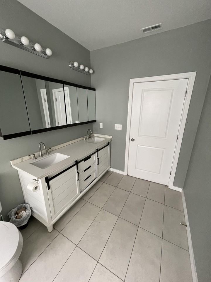 3432 Capitol - Photo 4 of 14