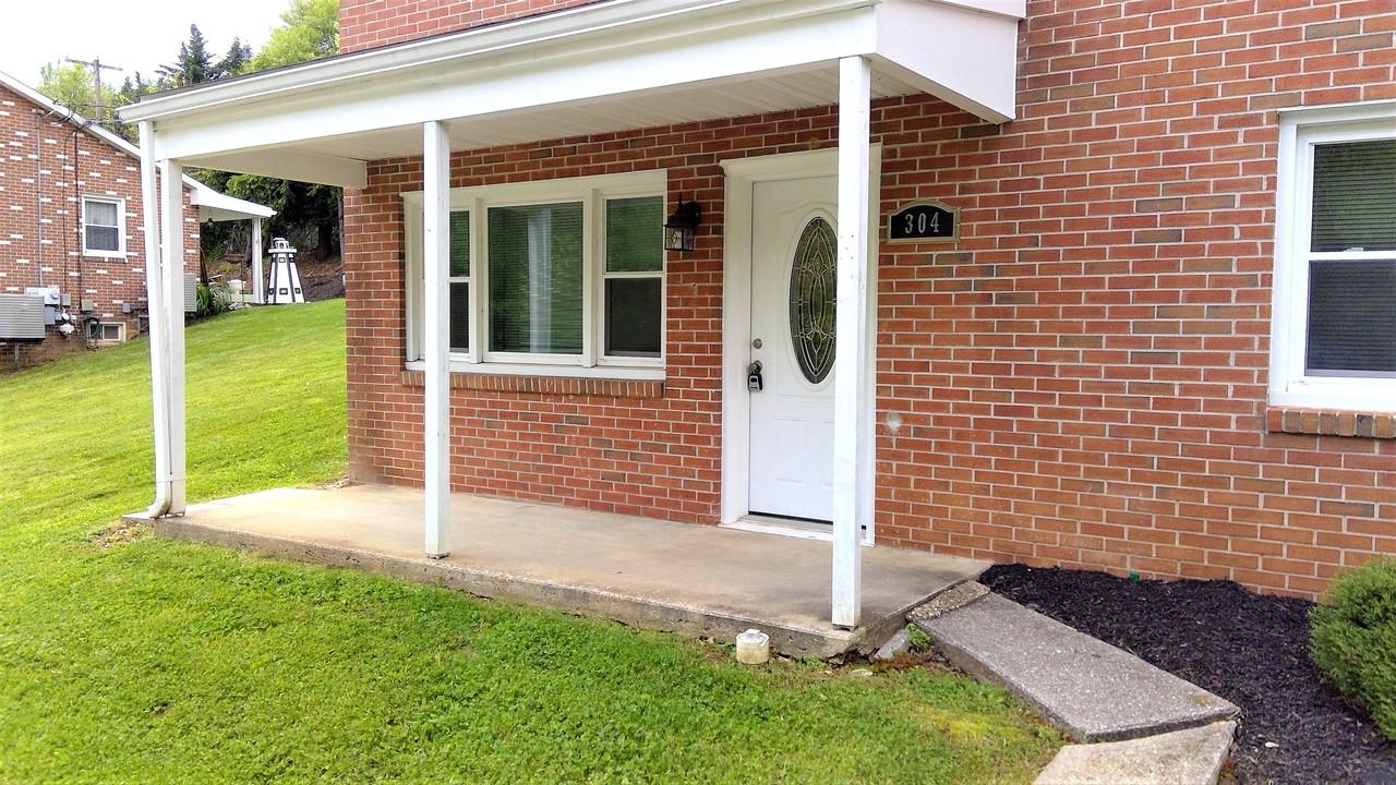 304 Rutledge Road - Photo 2 of 11