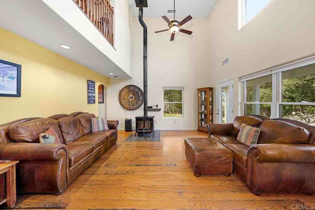 10460 Boulder Creek Road - Photo 3 of 36