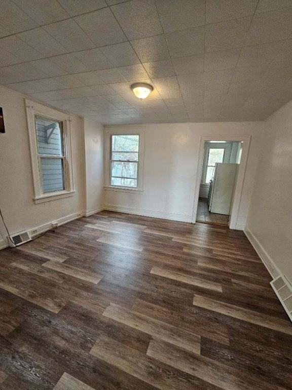 2241 Hawthorne Ave - Photo 3 of 5