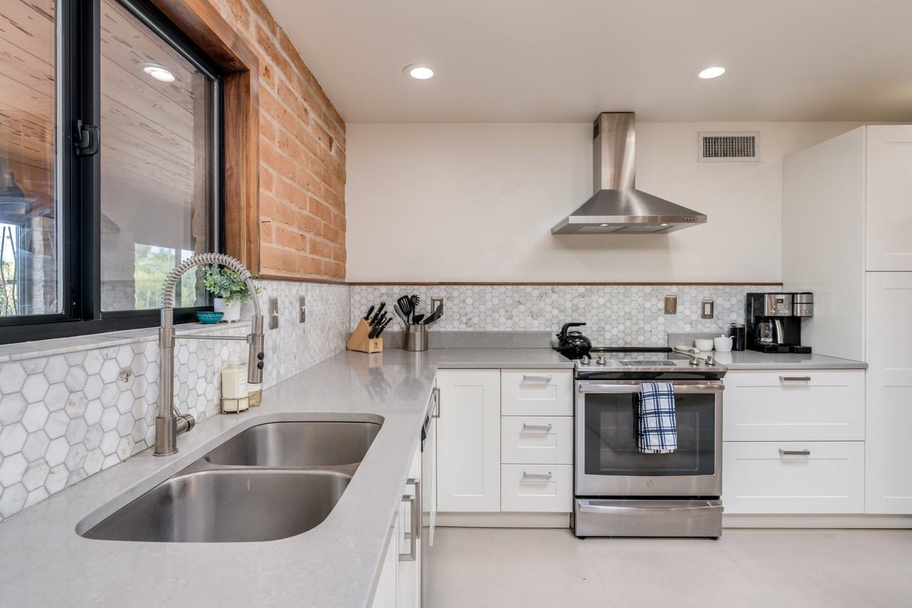 1322 E Condesa Primera - Photo 2 of 50