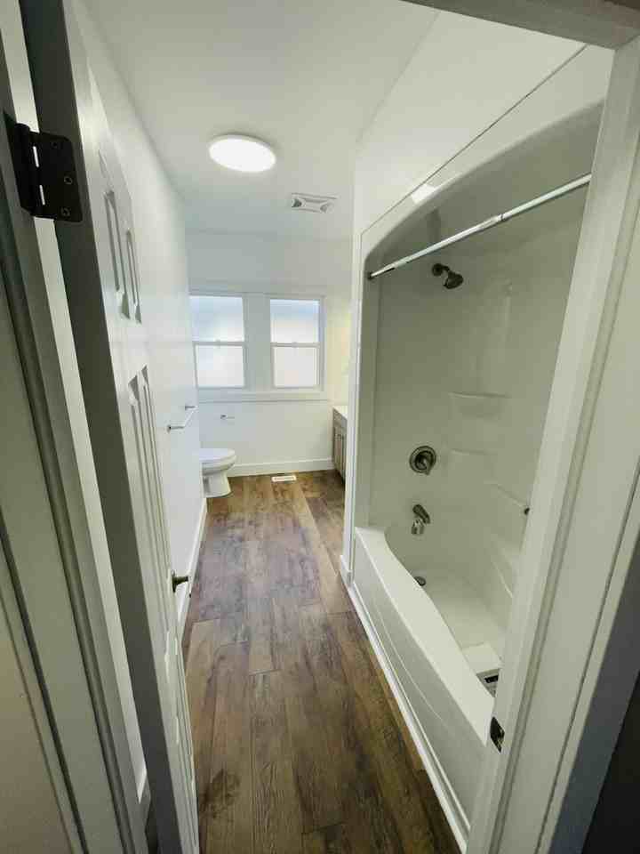 188 Giles Blvd E - Photo 3 of 12