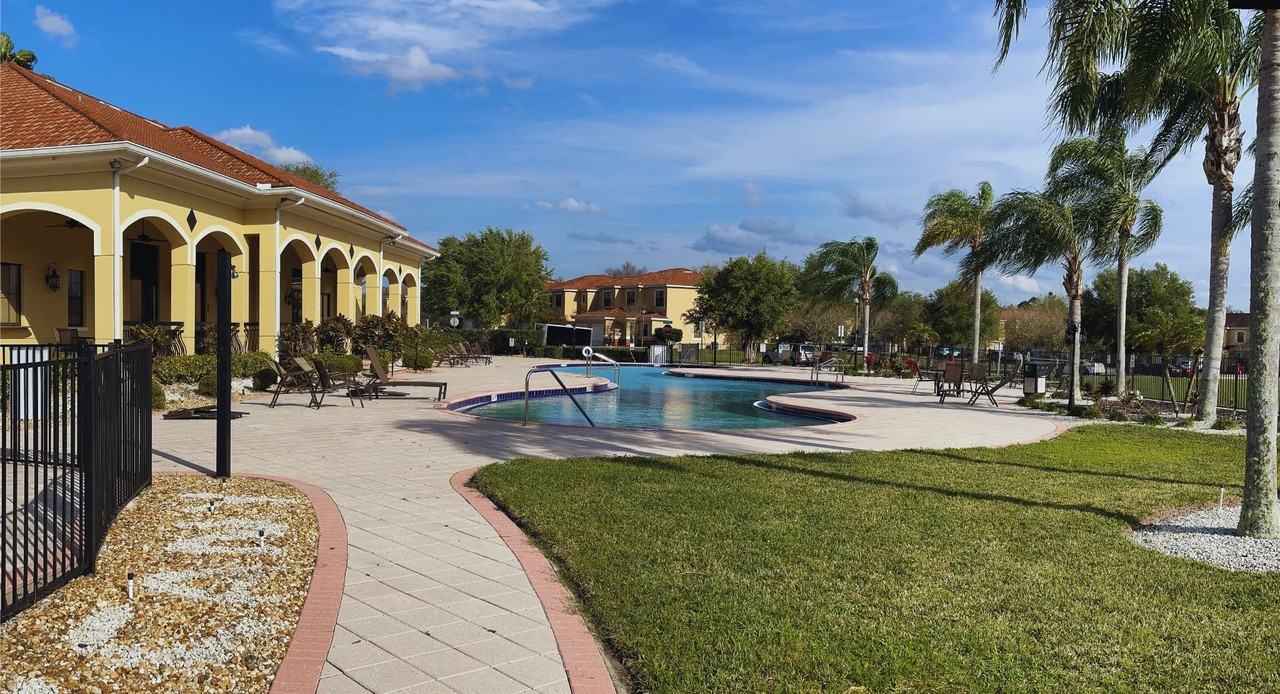 1427 Pacific Rd #1 - Photo 6 of 9