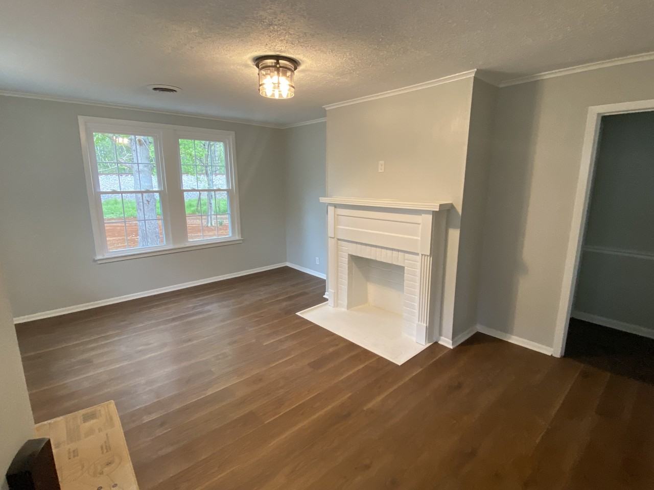 318 Riley St - Photo 2 of 12