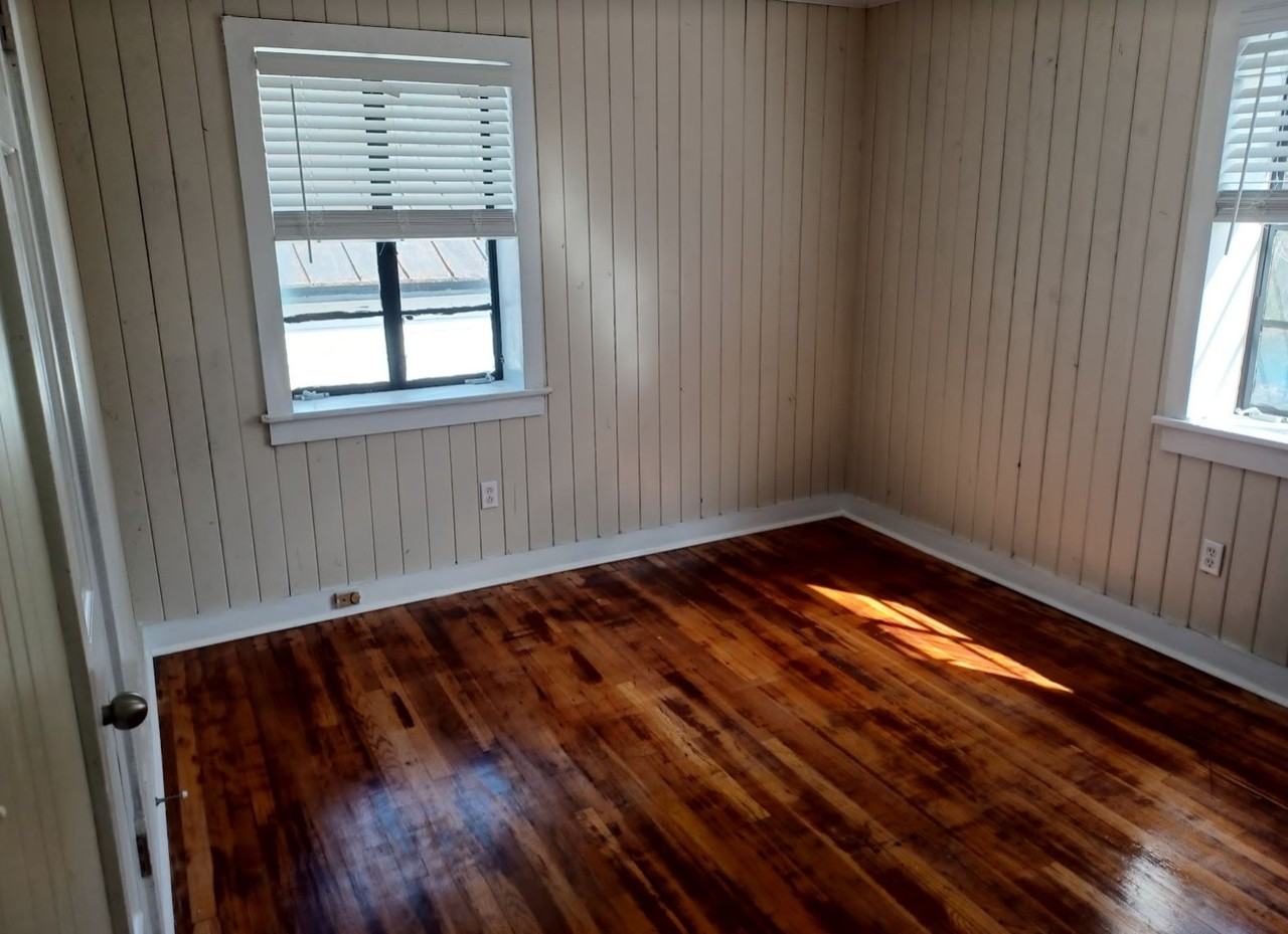 306 Maplewood Ave Ne #B - Photo 5 of 10