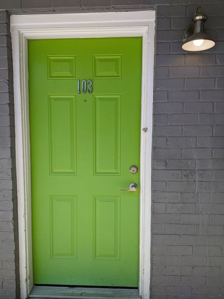 Palms Apartments - Photo 2 of 19