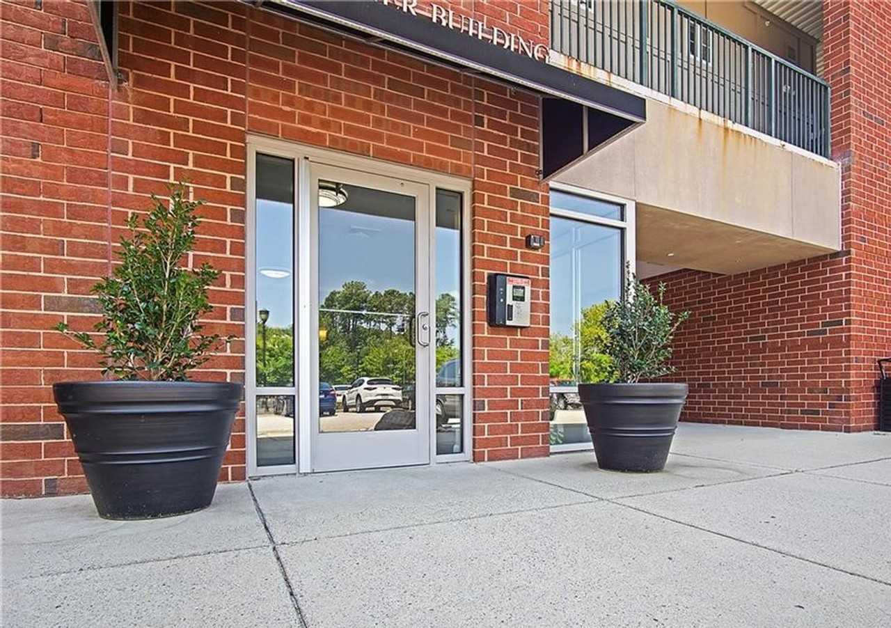 230 Nat Turner Blvd S