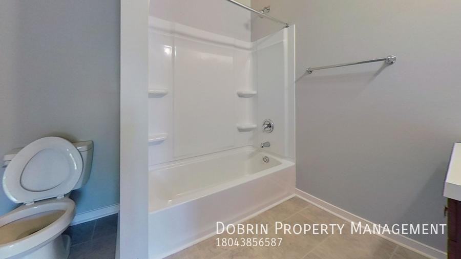 2064 Moore St - Photo 3 of 19