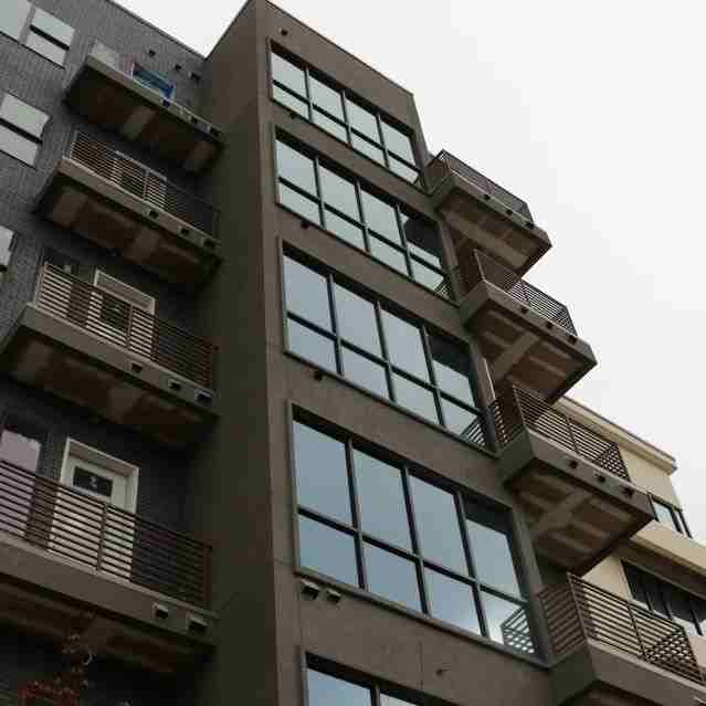 1305 W 5th St #B8-25