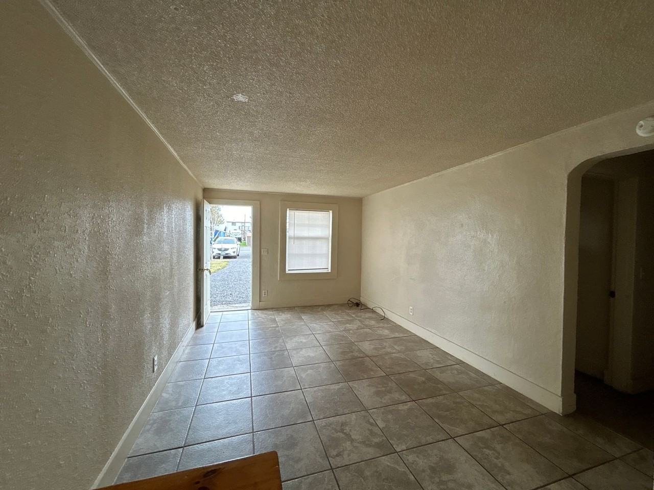 1 Bedroom in Madras - Photo 3 of 8