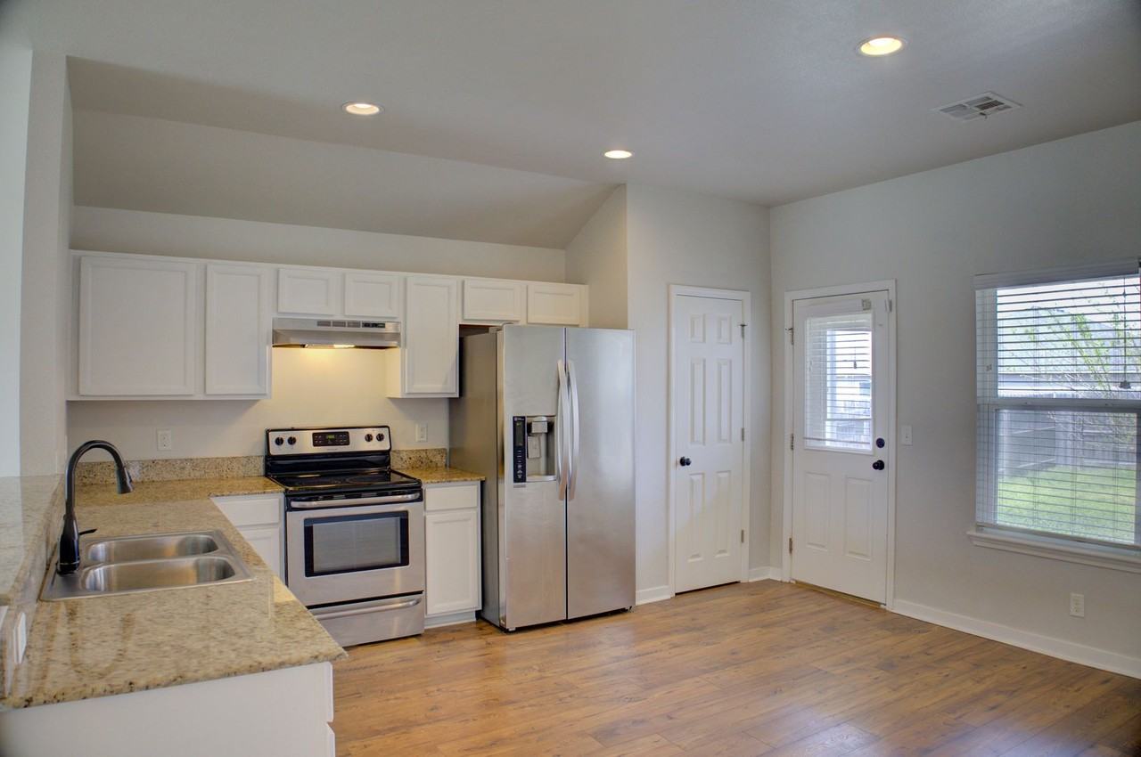 5839 E 148th Pl S - Photo 7 of 33