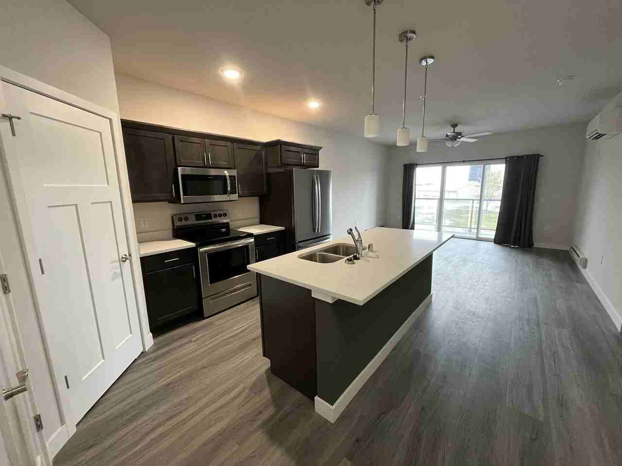 Cottage Grove Commons: 1300 N Windsor - Photo 2 of 47