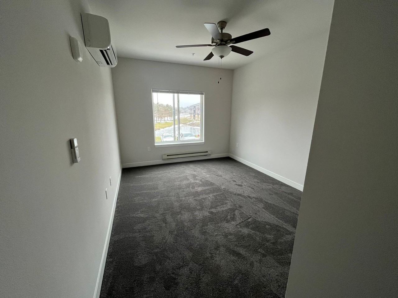 Cottage Grove Commons: 1300 N Windsor - Photo 5 of 47